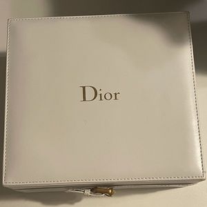 Dior box